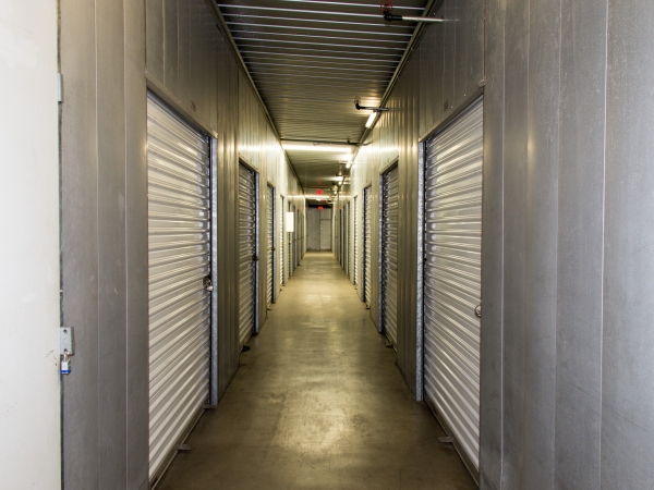 Facility photo: //images.sparefoot.com/medium/244110698ce8f4d06b3.jpg