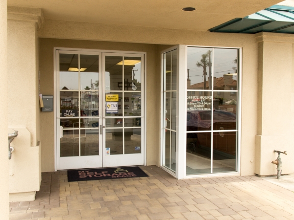 Facility photo: //images.sparefoot.com/medium/244110698ce8f84e2d9.jpg