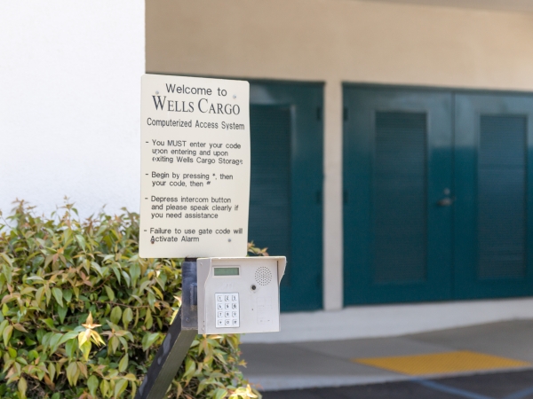 Facility photo: //images.sparefoot.com/medium/244111698ce4dc901cf.jpg