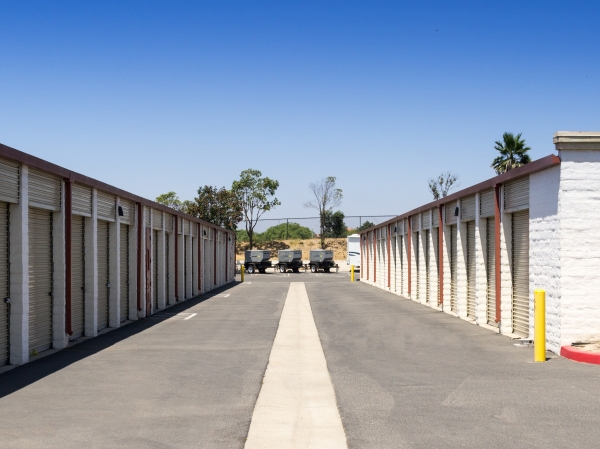 Facility photo: //images.sparefoot.com/medium/244111698ce4e705344.jpg