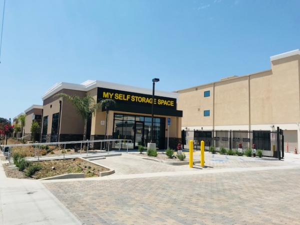 Facility photo: //images.sparefoot.com/medium/244113698ce5da68ad7.jpg