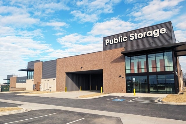 Facility photo: //images.sparefoot.com/medium/24412169e4d90bbf2d6.jpg