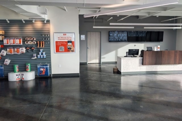 Facility photo: //images.sparefoot.com/medium/24412169e62a8350a37.jpg