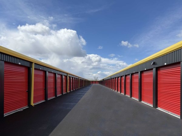 Facility photo: //images.sparefoot.com/medium/24413769f8a72a6b302.jpg