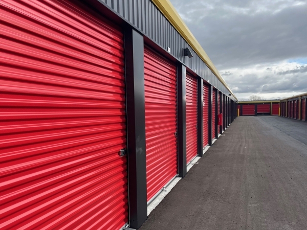 Facility photo: //images.sparefoot.com/medium/24413769f8a78d15d82.jpg