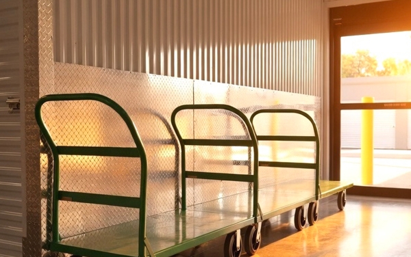 Facility photo: //images.sparefoot.com/medium/24413869b803703bbb7.jpg