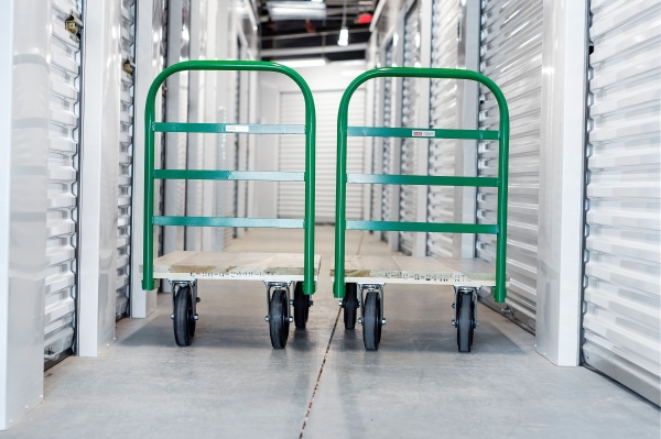 Facility photo: //images.sparefoot.com/medium/2441416a22f17cd2df7.jpg