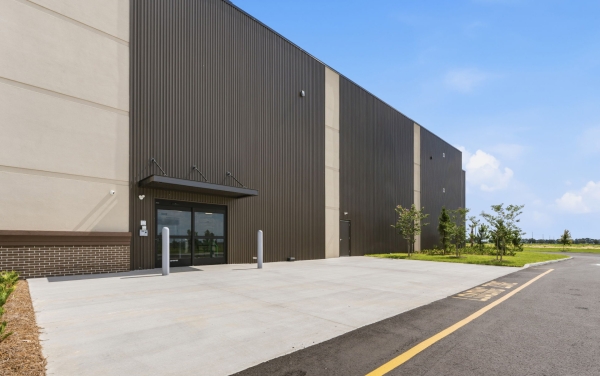 Facility photo: //images.sparefoot.com/medium/2441596a0c70d15aaea.jpg