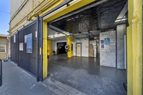Facility photo: //images.sparefoot.com/medium/2441666a3f115e7fa60.jpg