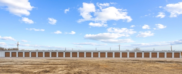 Facility photo: //images.sparefoot.com/medium/24418969979af43ad21.jpg