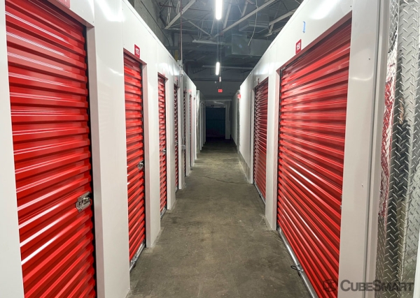 Facility photo: //images.sparefoot.com/medium/24419269e0874a0d6e2.jpg