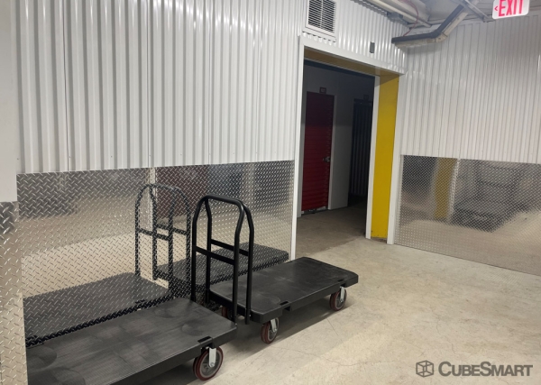 Facility photo: //images.sparefoot.com/medium/24419269e0874f968f8.jpg