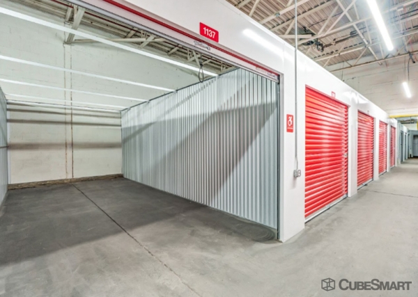 Facility photo: //images.sparefoot.com/medium/2441926a193a2f49173.jpg
