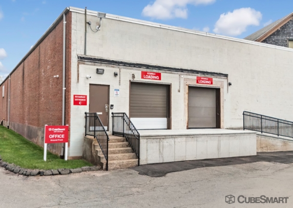 Facility photo: //images.sparefoot.com/medium/2441926a193a30d3a5d.jpg