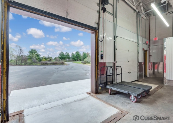 Facility photo: //images.sparefoot.com/medium/2441926a193a322ab49.jpg