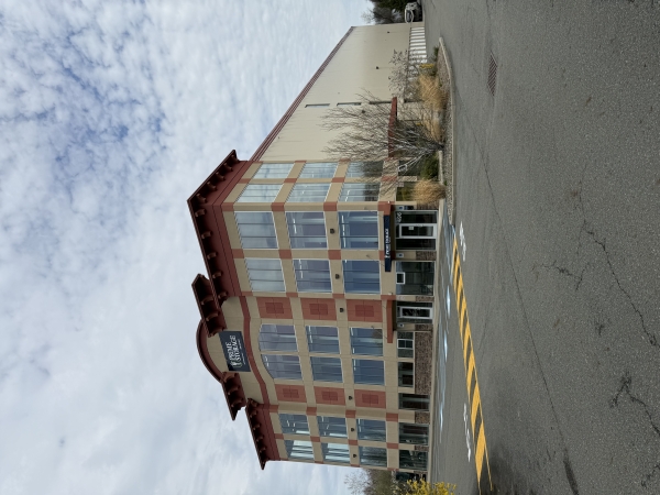 Facility photo: //images.sparefoot.com/medium/24420569f8ff28904bb.jpeg