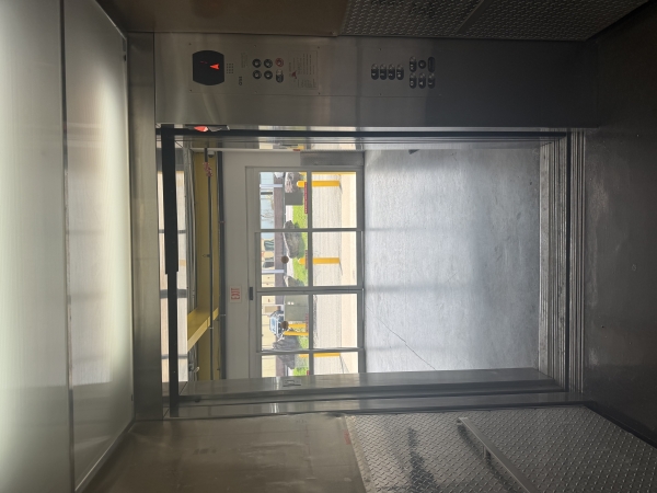 Facility photo: //images.sparefoot.com/medium/24420569f8ff4e5c78d.jpeg