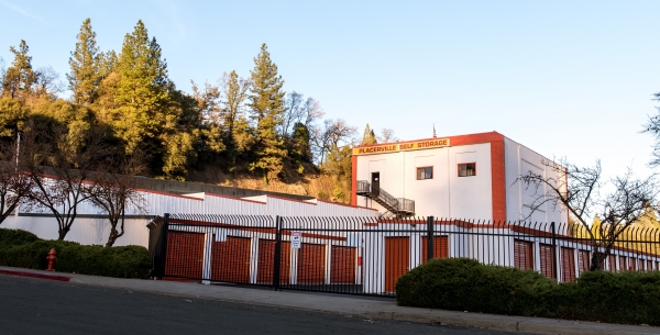 Facility photo: //images.sparefoot.com/medium/2442156998f75a96c80.jpg