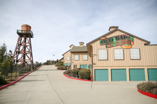 Facility photo: //images.sparefoot.com/medium/2442166998f978dc36a.jpg