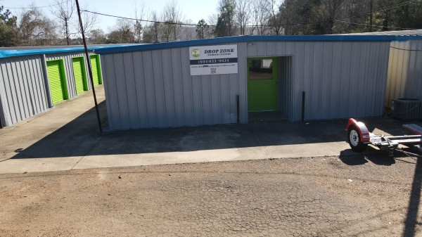 Facility photo: //images.sparefoot.com/medium/2442436a179660c55e7.jpg