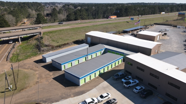Facility photo: //images.sparefoot.com/medium/2442446a1798404ec22.jpg