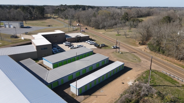 Facility photo: //images.sparefoot.com/medium/2442446a17985978714.jpg