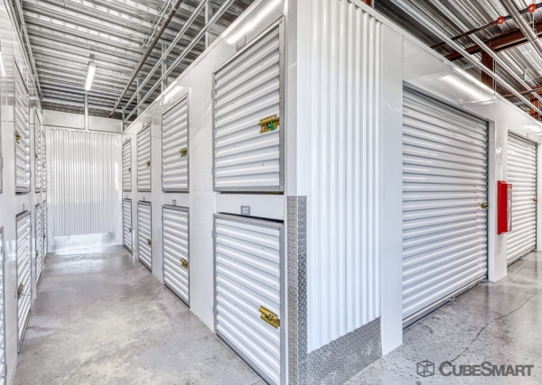 Facility photo: //images.sparefoot.com/medium/24427369ddedec88944.jpg