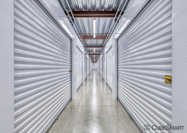 Facility photo: //images.sparefoot.com/medium/24427369fc41232b499.jpg