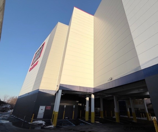 Facility photo: //images.sparefoot.com/medium/24431169df52967915b.jpg