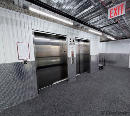 Facility photo: //images.sparefoot.com/medium/24431169f5b726ee48d.jpg