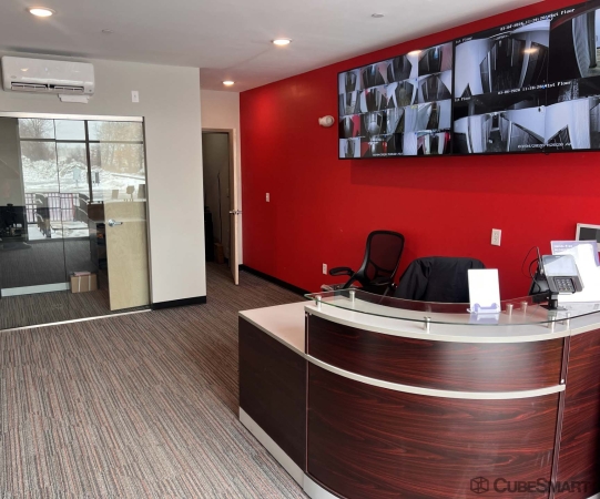 Facility photo: //images.sparefoot.com/medium/2443486a194f6124d8b.jpg