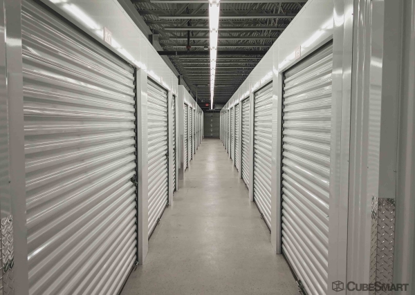 Facility photo: //images.sparefoot.com/medium/24434969f708043d159.jpg