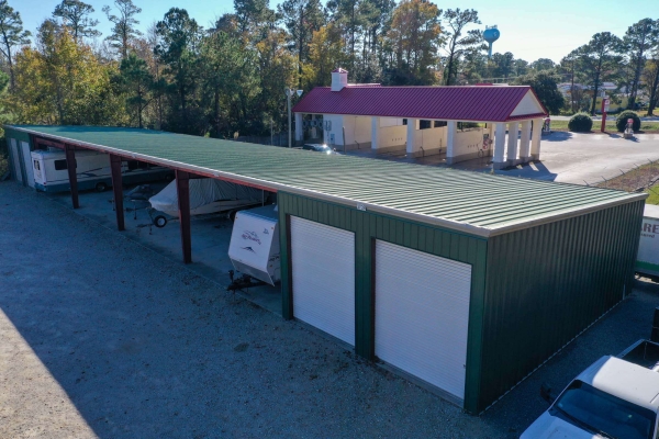 Facility photo: //images.sparefoot.com/medium/24436069dfb583deb3a.jpg