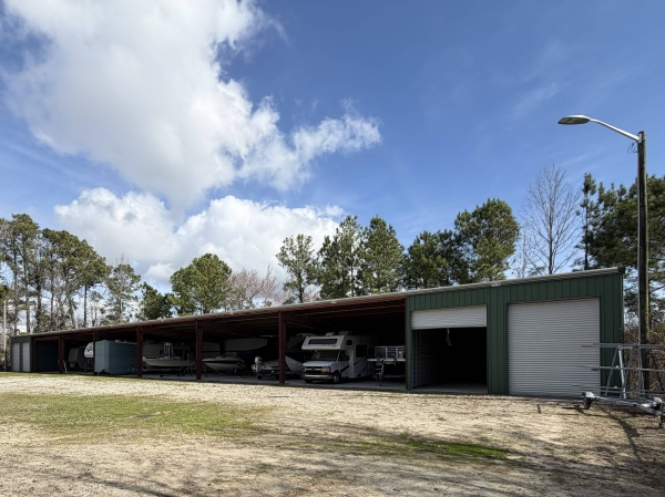 Facility photo: //images.sparefoot.com/medium/24436069dfb58884747.jpg