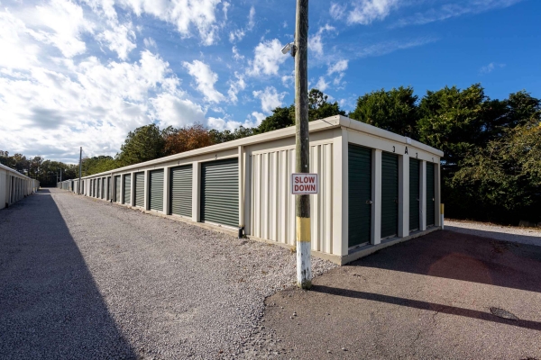 Facility photo: //images.sparefoot.com/medium/24436069dfb58e5f4bf.jpg