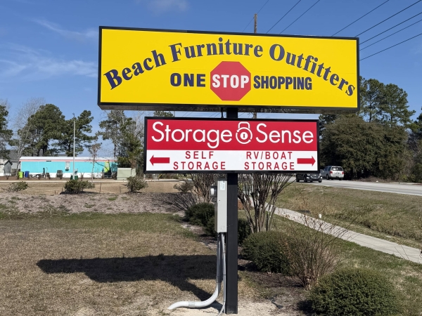 Facility photo: //images.sparefoot.com/medium/24436069dfb58f90277.jpg