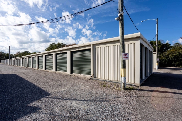 Facility photo: //images.sparefoot.com/medium/24436069dfb593f18e6.jpg