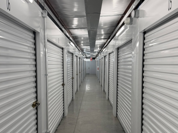 Facility photo: //images.sparefoot.com/medium/24436069dfb596a6c6f.jpg