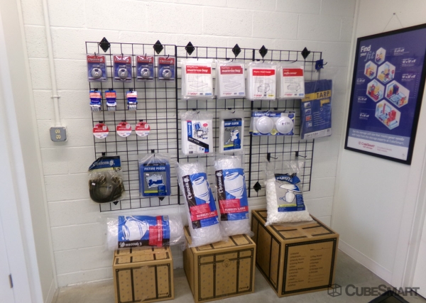 Facility photo: //images.sparefoot.com/medium/24438669de0834cf5a4.jpg