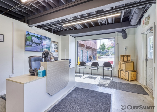Facility photo: //images.sparefoot.com/medium/2443866a326ef6581a7.jpg