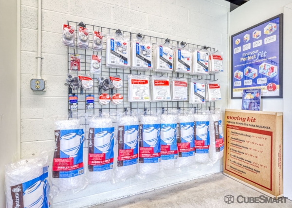 Facility photo: //images.sparefoot.com/medium/2443866a326efa195df.jpg