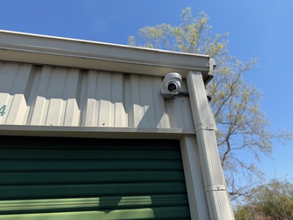 Facility photo: //images.sparefoot.com/medium/24446469d51052b8017.jpeg