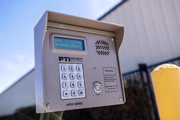 Facility photo: //images.sparefoot.com/medium/2444666a2470ec4dcd1.jpg