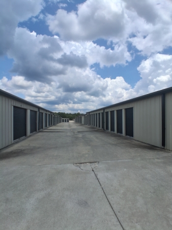 Facility photo: //images.sparefoot.com/medium/2444756a3ecc404e237.jpeg