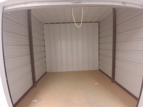 Facility photo: //images.sparefoot.com/medium/2444756a3ecc4189d93.jpeg