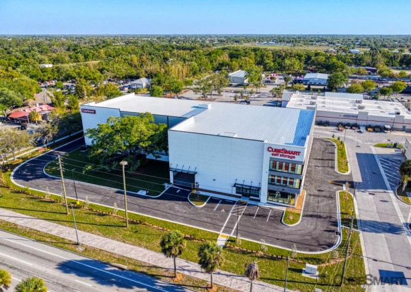 Storage Units at CubeSmart Self Storage - 7150 Fruitville Road
