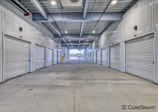 Storage Units at CubeSmart Self Storage - 7150 Fruitville Road