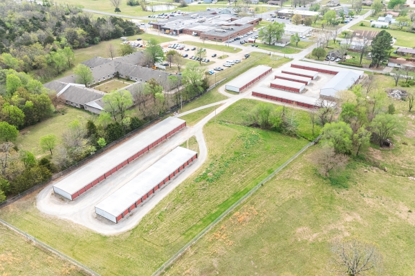 Facility photo: //images.sparefoot.com/medium/24453569ceed88e1a28.jpg