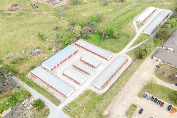 Facility photo: //images.sparefoot.com/medium/24453569ceedb8eacdf.jpg