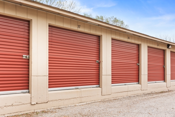 Facility photo: //images.sparefoot.com/medium/24453669ceecfb82062.jpg